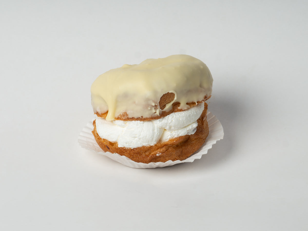 Chocoladebol van Bakkerijt, aangesneden